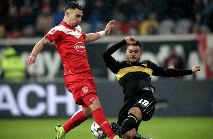 包含门兴格拉德巴赫发布备战花絮，赛前内部沟通，德国杯任务艰巨，赛季目标并未改变的词条