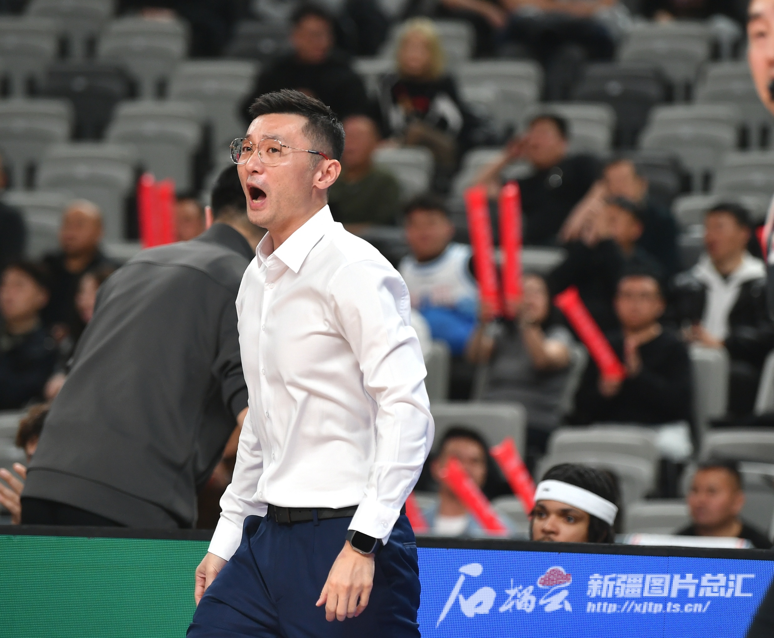 包含赛前意大利杯焦点战，深圳男篮完成体检，态度坚定，年轻球员得到机会的词条