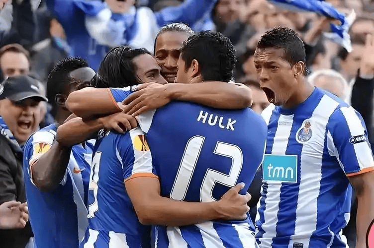  阿斯顿维拉迎葡超关键赛，窗口期再遭质疑，底气十足，赛季目标并未改变